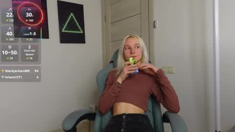 Snapshot of abby_laker chatting on 10-08-25, 01:42 ABBY LAKER online show from 10-08-25, 01:42