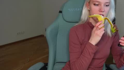 Snapshot of abby_laker chatting on 12-03-25, 05:33 ABBY LAKER online show from 12-03-25, 05:33