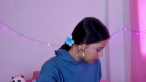 Snapshot of abby_rousee chatting on 10-06-25, 01:30 abby_rousee online show from 10-06-25, 01:30