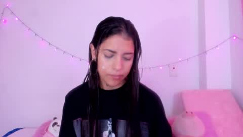 Snapshot of abby_rousee chatting on 10-22-25, 01:00 abby_rousee online show from 10-22-25, 01:00