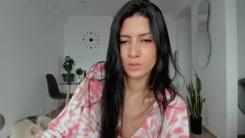 Laura  online show from 02-10-25, 04:14