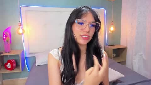 Snapshot of abbydixon1 chatting on 01-25-25, 03:30 Abby Dixon  online show from 01-25-25, 03:30
