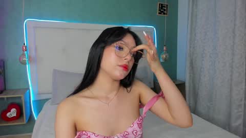 Snapshot of abbydixon1 chatting on 02-07-25, 01:58 Abby Dixon  online show from 02-07-25, 01:58