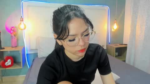 Snapshot of abbydixon1 chatting on 02-15-25, 10:52 Abby Dixon  online show from 02-15-25, 10:52