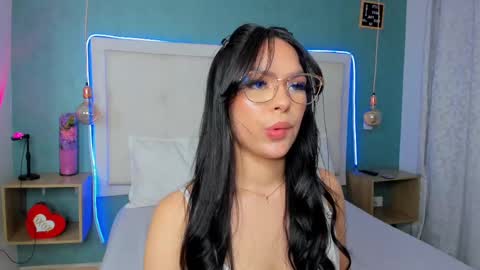 Snapshot of abbydixon1 chatting on 03-07-25, 03:29 Abby Dixon  online show from 03-07-25, 03:29