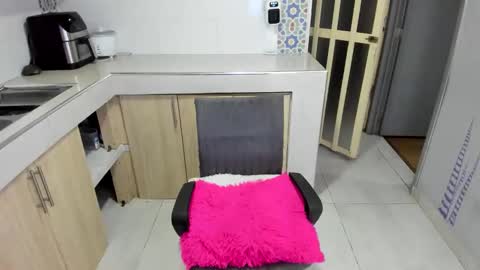 sara online show from 04-26-26, 03:48