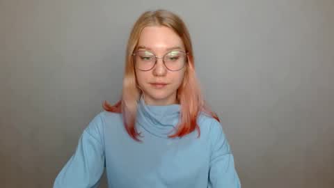 Snapshot of abbymoore__ chatting on 12-20-24, 01:00 Abby Lovense is active online show from 12-20-24, 01:00