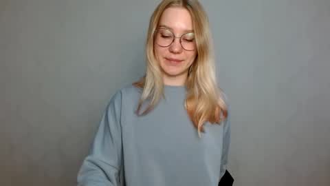 Snapshot of abbymoore__ chatting on 03-05-25, 11:28 Abby Lovense is active online show from 03-05-25, 11:28