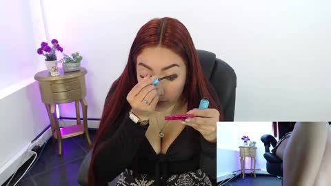 Snapshot of abbystones chatting on 01-29-25, 12:35 Abby Stones online show from 01-29-25, 12:35