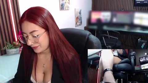 Snapshot of abbystones chatting on 02-03-25, 02:45 Abby Stones online show from 02-03-25, 02:45