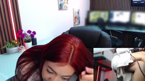 Snapshot of abbystones chatting on 02-04-25, 11:38 Abby Stones online show from 02-04-25, 11:38