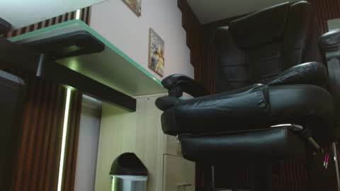 Snapshot of abbystones chatting on 02-05-25, 02:37 Abby Stones online show from 02-05-25, 02:37