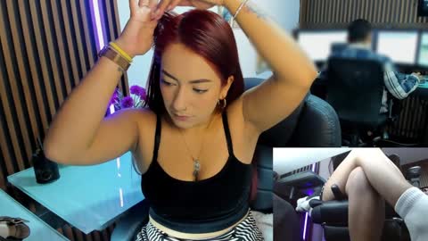 Snapshot of abbystones chatting on 02-06-25, 11:43 Abby Stones online show from 02-06-25, 11:43