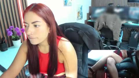 Snapshot of abbystones chatting on 02-14-25, 11:53 Abby Stones online show from 02-14-25, 11:53