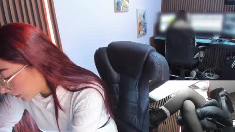 Snapshot of abbystones chatting on 02-19-25, 04:00 Abby Stones online show from 02-19-25, 04:00