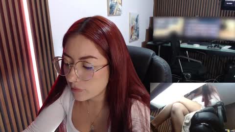 Snapshot of abbystones chatting on 02-25-25, 02:33 Abby Stones online show from 02-25-25, 02:33