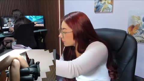 Snapshot of abbystones chatting on 03-12-25, 11:42 Abby Stones online show from 03-12-25, 11:42