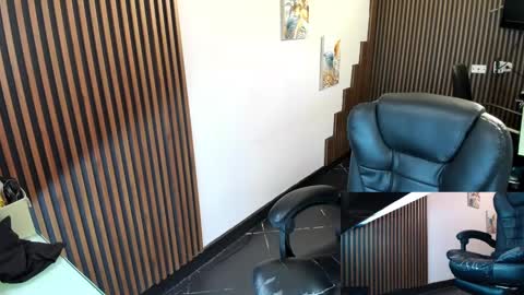 Snapshot of abbystones chatting on 09-12-25, 10:37 Abby Stones online show from 09-12-25, 10:37