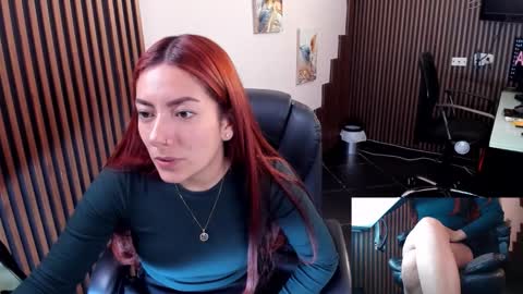 Snapshot of abbystones chatting on 09-21-25, 12:56 Abby Stones online show from 09-21-25, 12:56