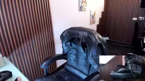 Snapshot of abbystones chatting on 10-10-25, 10:25 Abby Stones online show from 10-10-25, 10:25