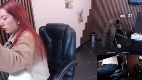 Snapshot of abbystones chatting on 11-10-25, 11:09 Abby Stones online show from 11-10-25, 11:09