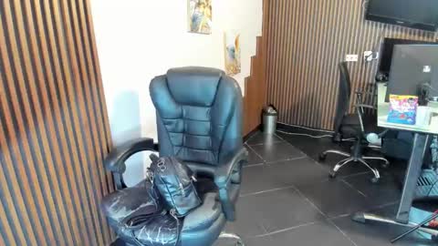 Snapshot of abbystones chatting on 11-21-25, 11:09 Abby Stones online show from 11-21-25, 11:09