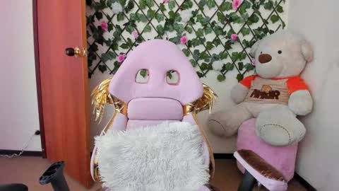 Snapshot of abbywaynee chatting on 10-25-25, 03:40 abby online show from 10-25-25, 03:40