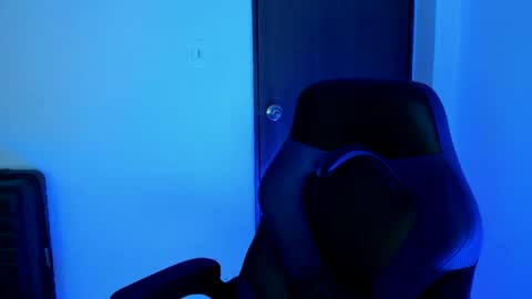 Independence model AbelAsburgo online show from 12-20-24, 02:41