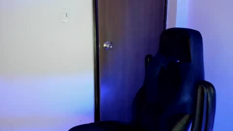 Independence model AbelAsburgo online show from 01-05-25, 06:46