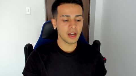 Independence model AbelAsburgo online show from 02-20-25, 10:48