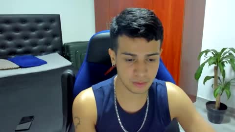 Independence model AbelAsburgo online show from 10-26-25, 12:38