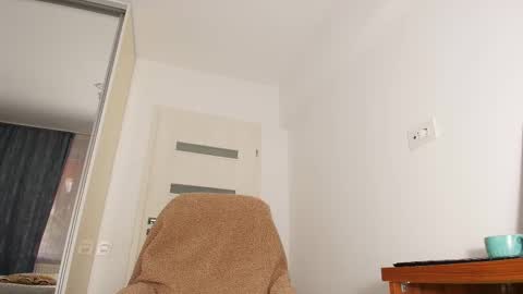 Mermaid online show from 11-17-25, 05:57