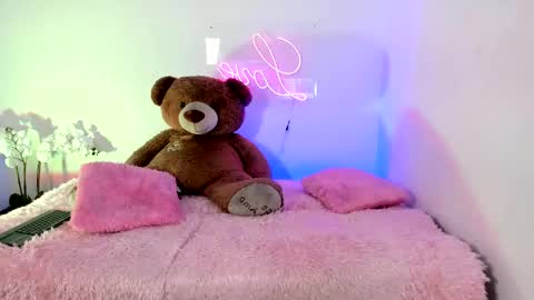  Abella and Kendra  online show from 02-11-25, 08:42