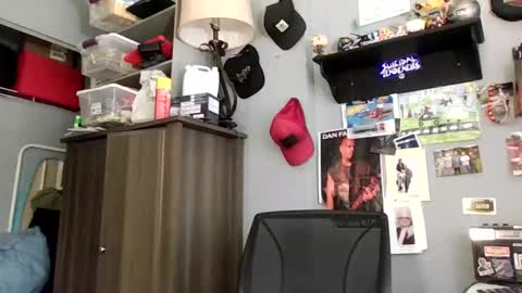AJ online show from 06-05-26, 02:56