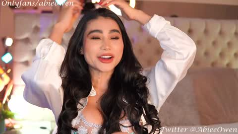 abie_owen online show from 01-04-25, 12:05