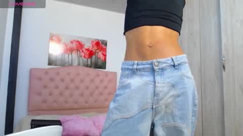 Snapshot of abigail_f00x chatting on 11-03-25, 11:37 Abigail online show from 11-03-25, 11:37