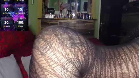 Snapshot of abigail_luv chatting on 02-15-25, 04:25 Abigail online show from 02-15-25, 04:25