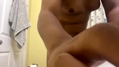 Snapshot of aboveaverage39 chatting on 10-01-25, 12:11 aboveaverage39 online show from 10-01-25, 12:11