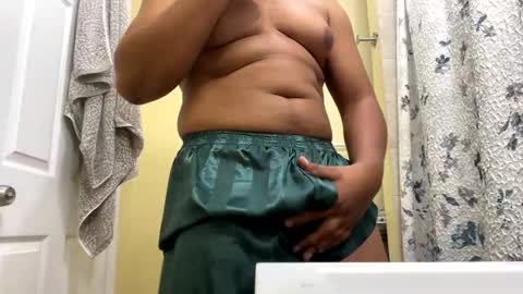 Snapshot of aboveaverage39 chatting on 10-13-25, 11:21 aboveaverage39 online show from 10-13-25, 11:21