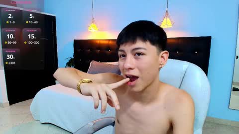 abraham_horny18 online show from 10-03-25, 08:28