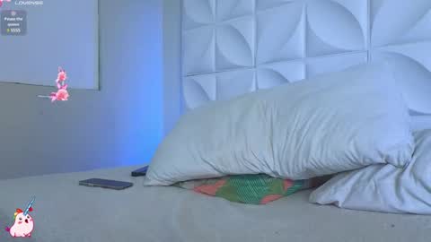 Abril  online show from 02-20-25, 03:19