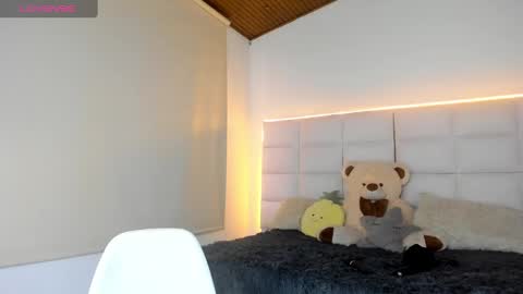 Abril online show from 02-07-25, 07:38