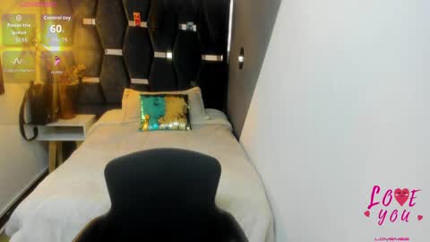 Abril Fox online show from 04-04-26, 08:17