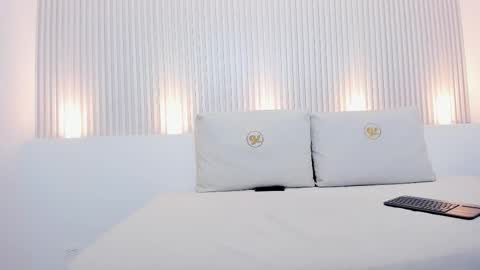 Snapshot of abril_grey chatting on 11-19-25, 11:43 abril online show from 11-19-25, 11:43