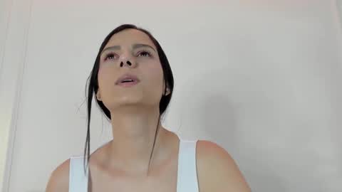 Snapshot of abril_jones10 chatting on 12-14-24, 03:36 Abril jones online show from 12-14-24, 03:36