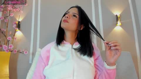 Snapshot of abril_jones10 chatting on 11-13-25, 05:17 Abril jones online show from 11-13-25, 05:17