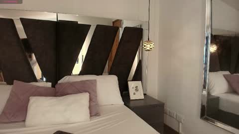  Abril  online show from 10-10-25, 07:57