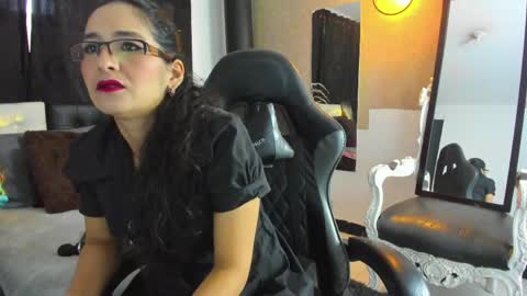 Abril online show from 04-22-26, 02:40