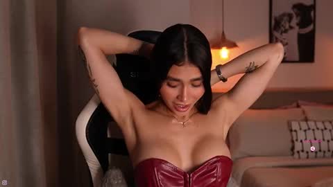 Snapshot of abril_w18 chatting on 12-19-25, 10:28 My name is Alexa. Please say hello I like to chat with you. If you have requests please use tip online show from 12-19-25, 10:28