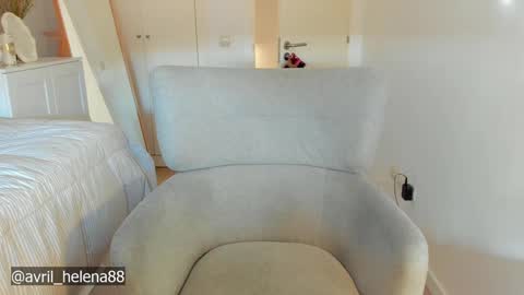 Snapshot of abrilhelena8 chatting on 12-20-24, 01:33 Helena online show from 12-20-24, 01:33